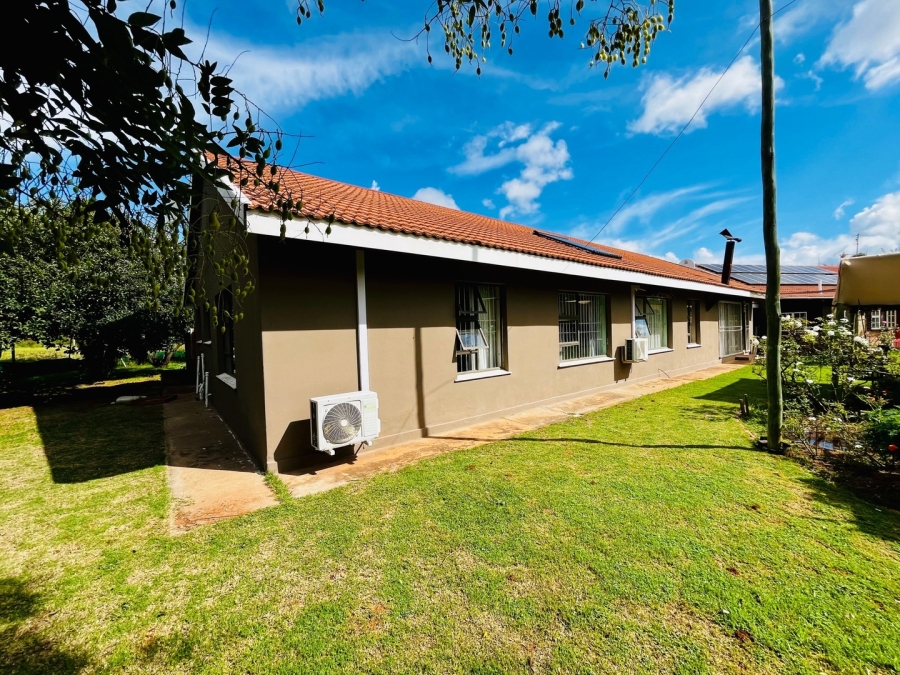 To Let 3 Bedroom Property for Rent in Bainsvlei Free State